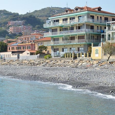 Riva Beach Apartment Riva Ligure Eksteriør bilde